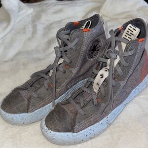 Converse woman’s High-Top Sneakers size 8